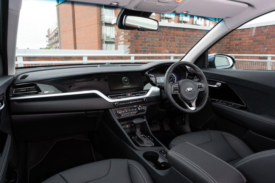 Торпедо Kia Niro Plug-In Hybrid (DE) 2019 года  (UK) (фото 10 из 40)